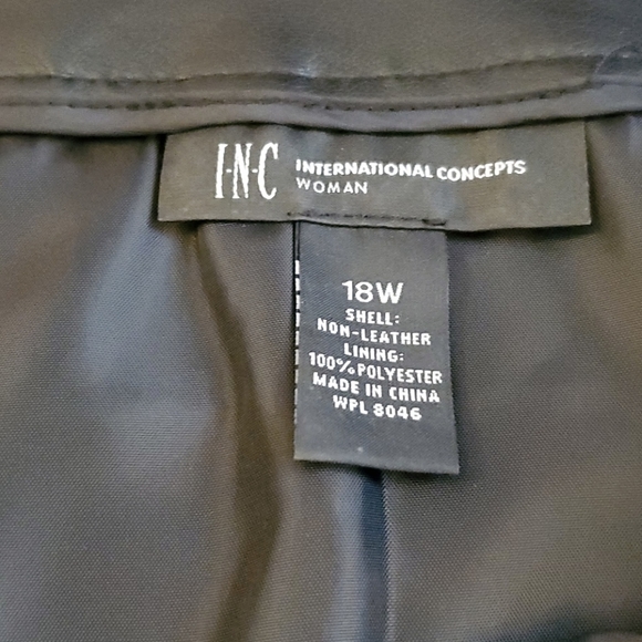 Faux leather colorblock skirt - Picture 3 of 3